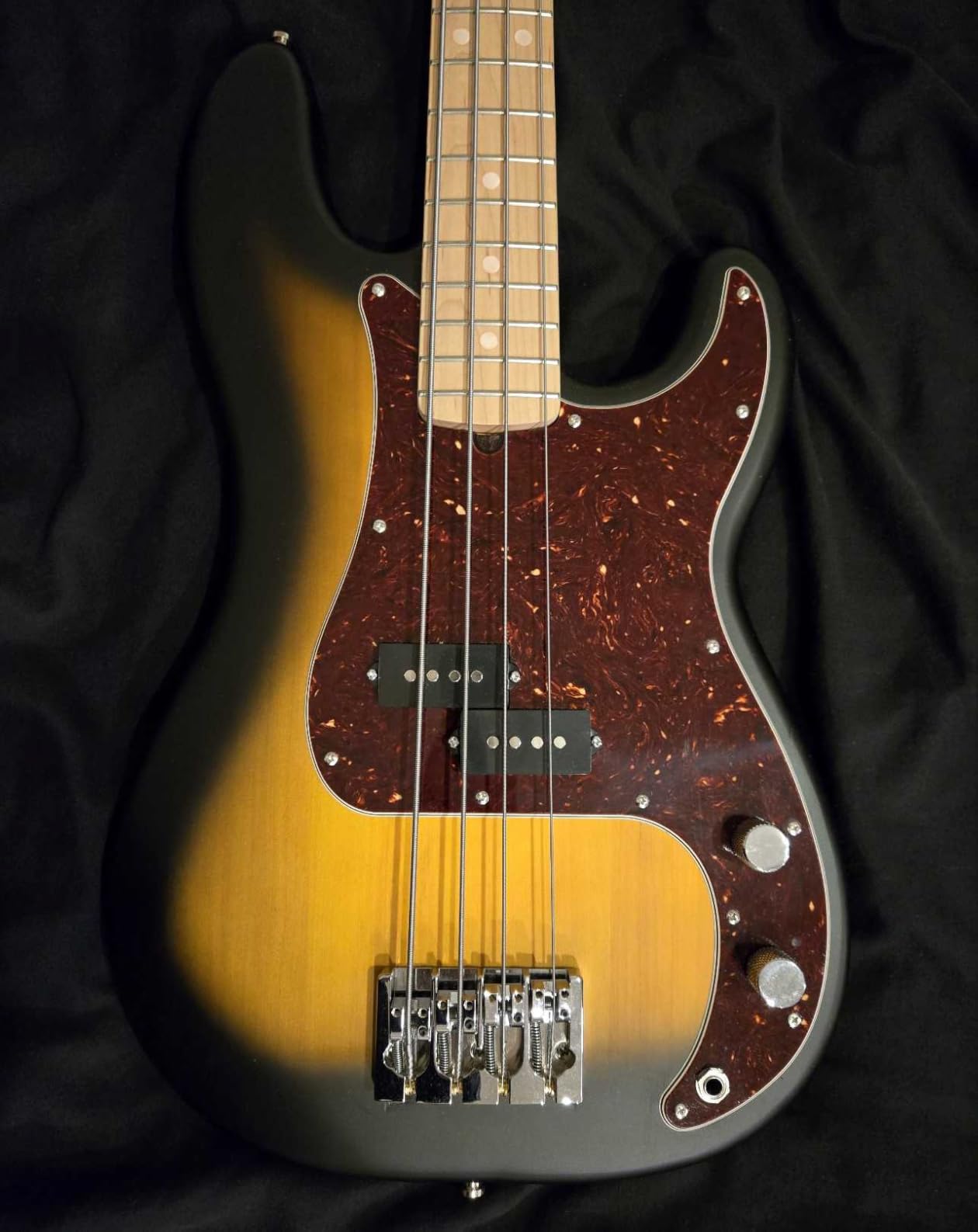 Fender Squier Debut Series Precision Bass Guitar, Beginner Guitar, with 2-Year Warranty, Includes Free Lessons, Dakota Red with Matte Finish customer photo 1
