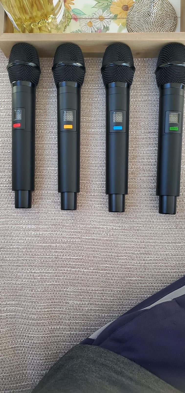 MELONARE 4x10 Freq. UHF Wireless Microphone System, 200FT Stable Signal customer photo 2