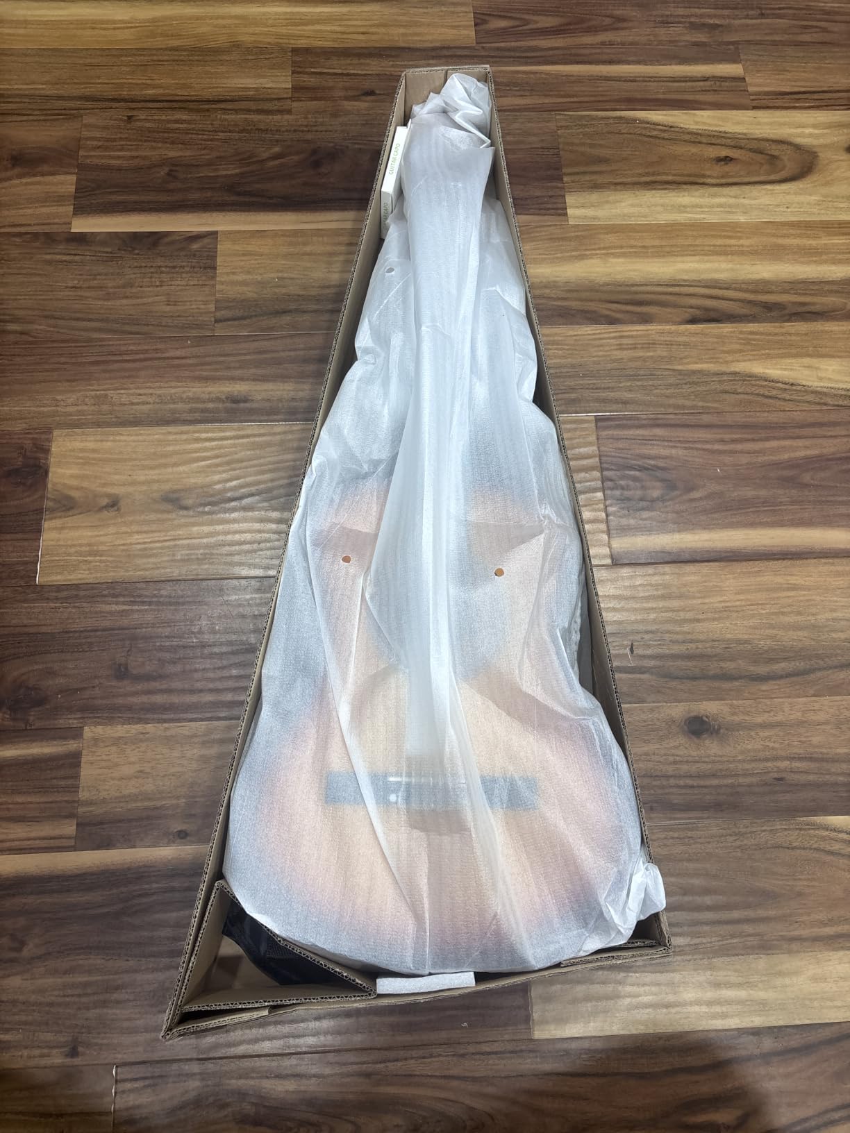 VEVOR Acoustic Guitar, Classical Guitar Starter Kit for Beginners, with Nylon Strings, Basswood Guitar, for Kids Adults Girls Boys Students customer photo 2