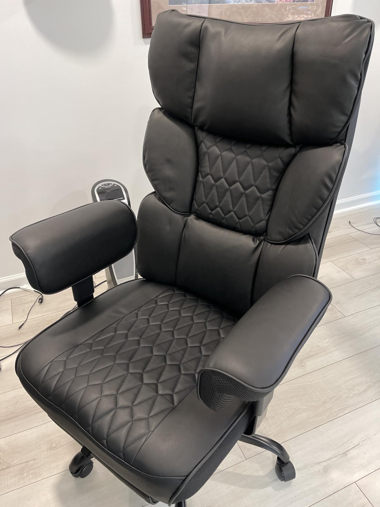 Misolant Big and Tall Office Chair with Footrest, High Back Executive Desk Chair with Adjustable Lift Armrest, 155°Recline,Lumbar Support Pillow, Faux Leather Gaming Chairs for Home or Office Black customer photo 1