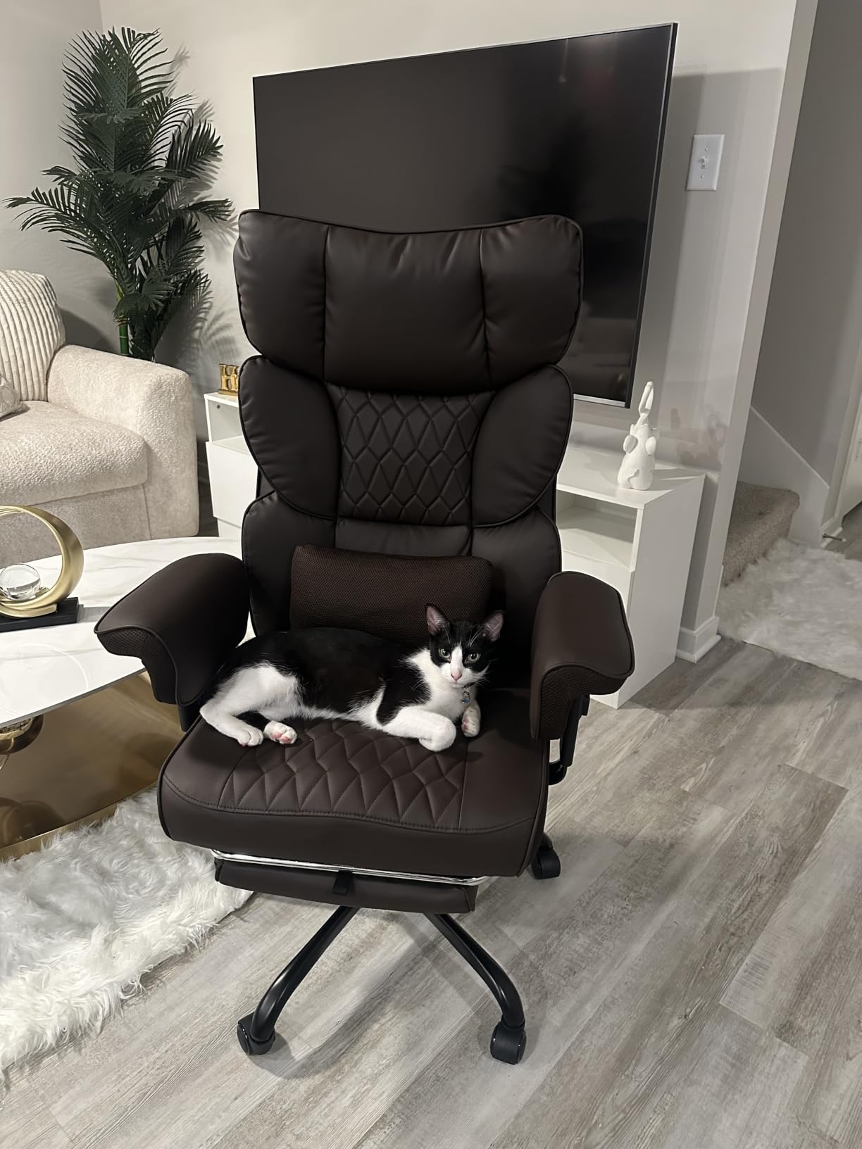 Misolant Big and Tall Office Chair with Footrest, High Back Executive Desk Chair with Adjustable Lift Armrest, 155°Recline,Lumbar Support Pillow, Faux Leather Gaming Chairs for Home or Office Black customer photo 2