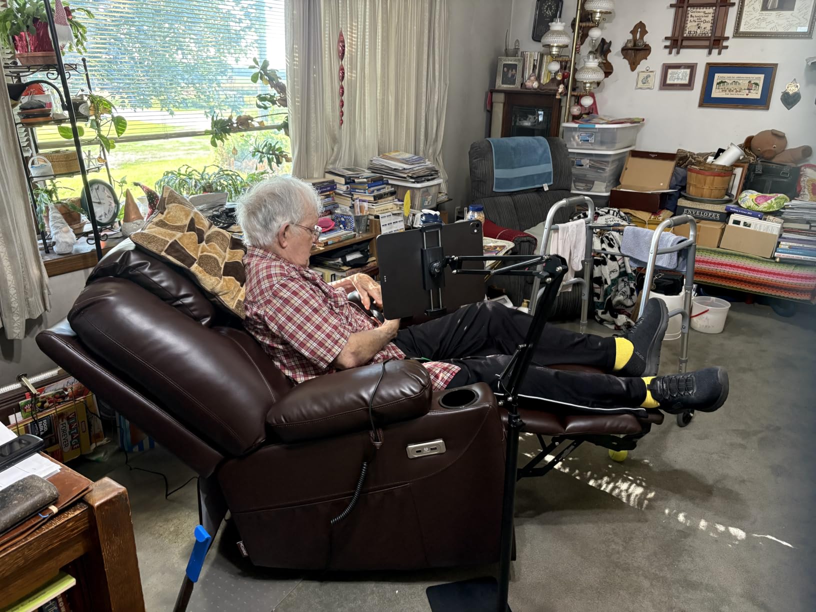 MCombo Small Power Lift Recliner Chair for Elderly, Heat and Massage 7141 customer photo 2