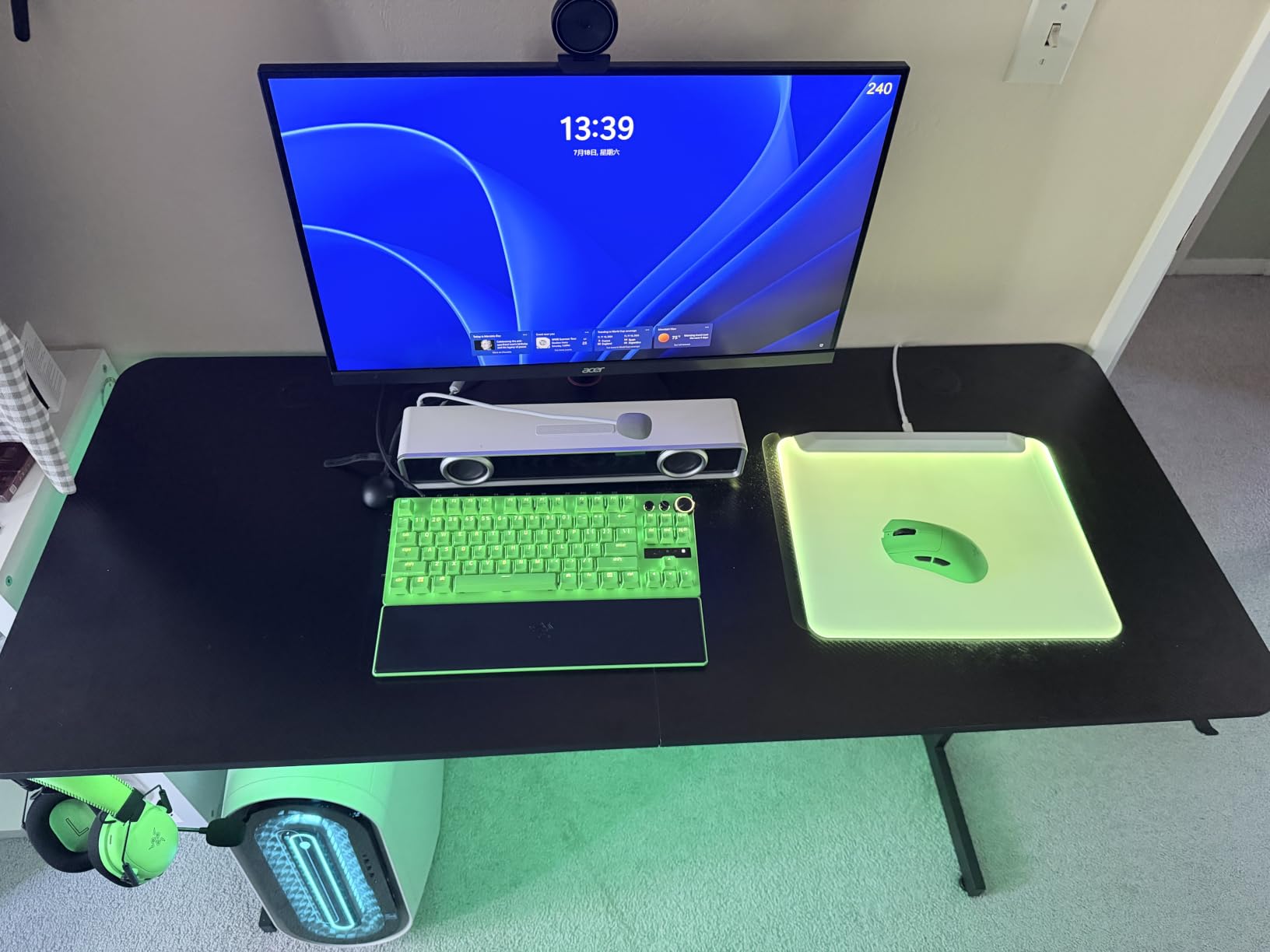 GTPLAYER Gaming Desk 55 Inch with LED Lights, Large Computer Desk with Mouse Pad for Home Office, T-Shaped Carbon Fibre Surface PC Game Workstations with Headphone Hook customer photo 1