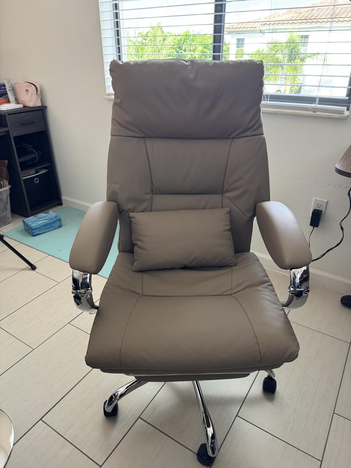 LEAGOO Office Chair with Foot Rest Ergonomic Reclining Computer Desk Chairs customer photo 2